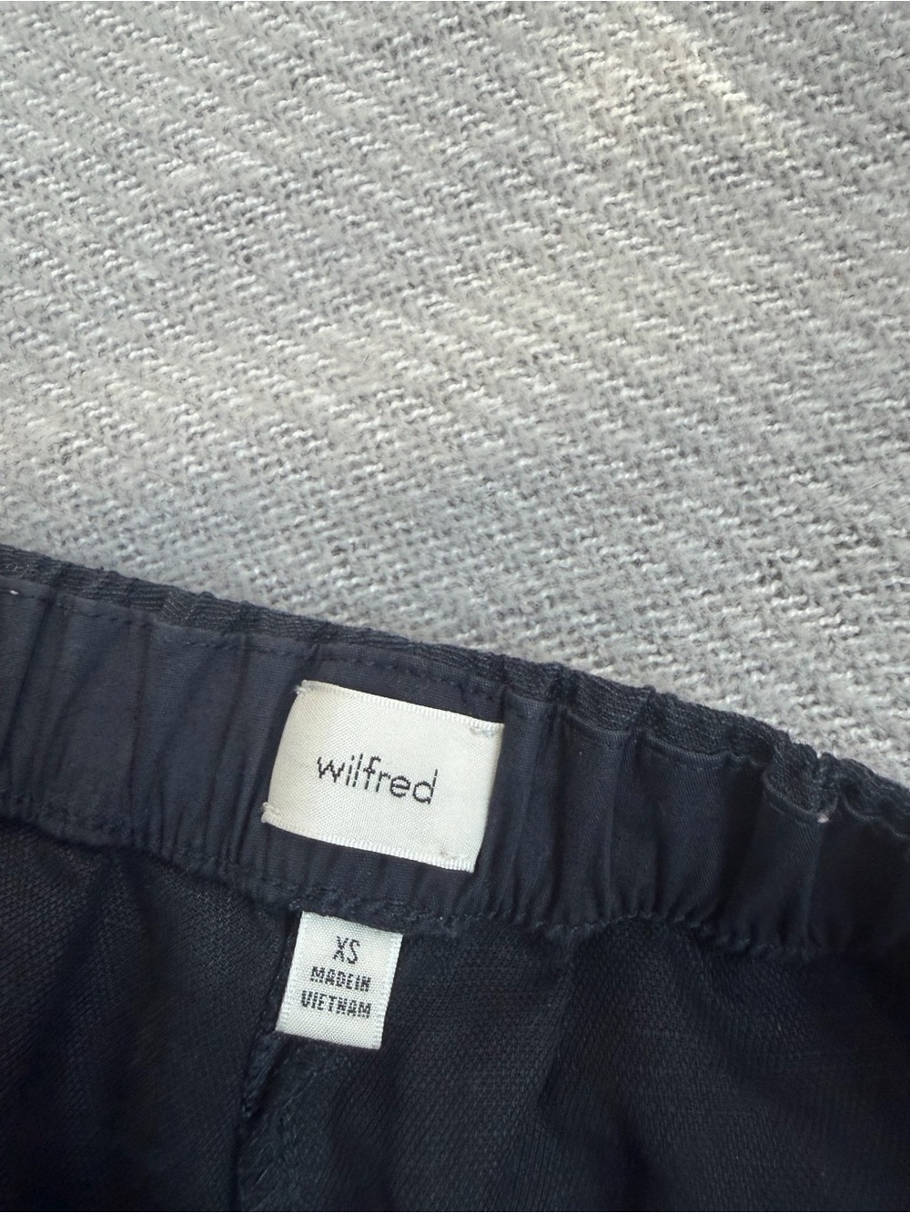 Aritzia The Lodge Pant™ - CruiseLinen™ - Dark Night Navy - Size XS - Picture 6 of 6